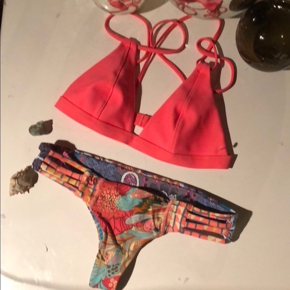 Topshop Bikini Top size smalll NWOT - Picture 1 of 5